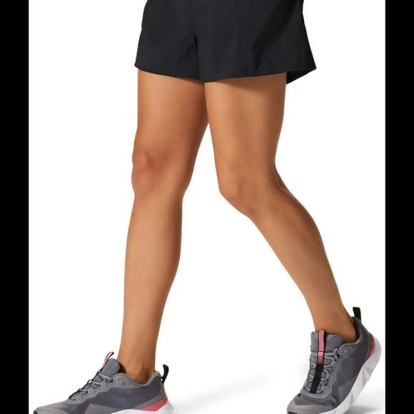 Mountain Hardwear Performance Shorts - Picture 9 of 10